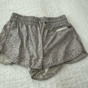 VUORI CLEMENTINE Shorts. XS